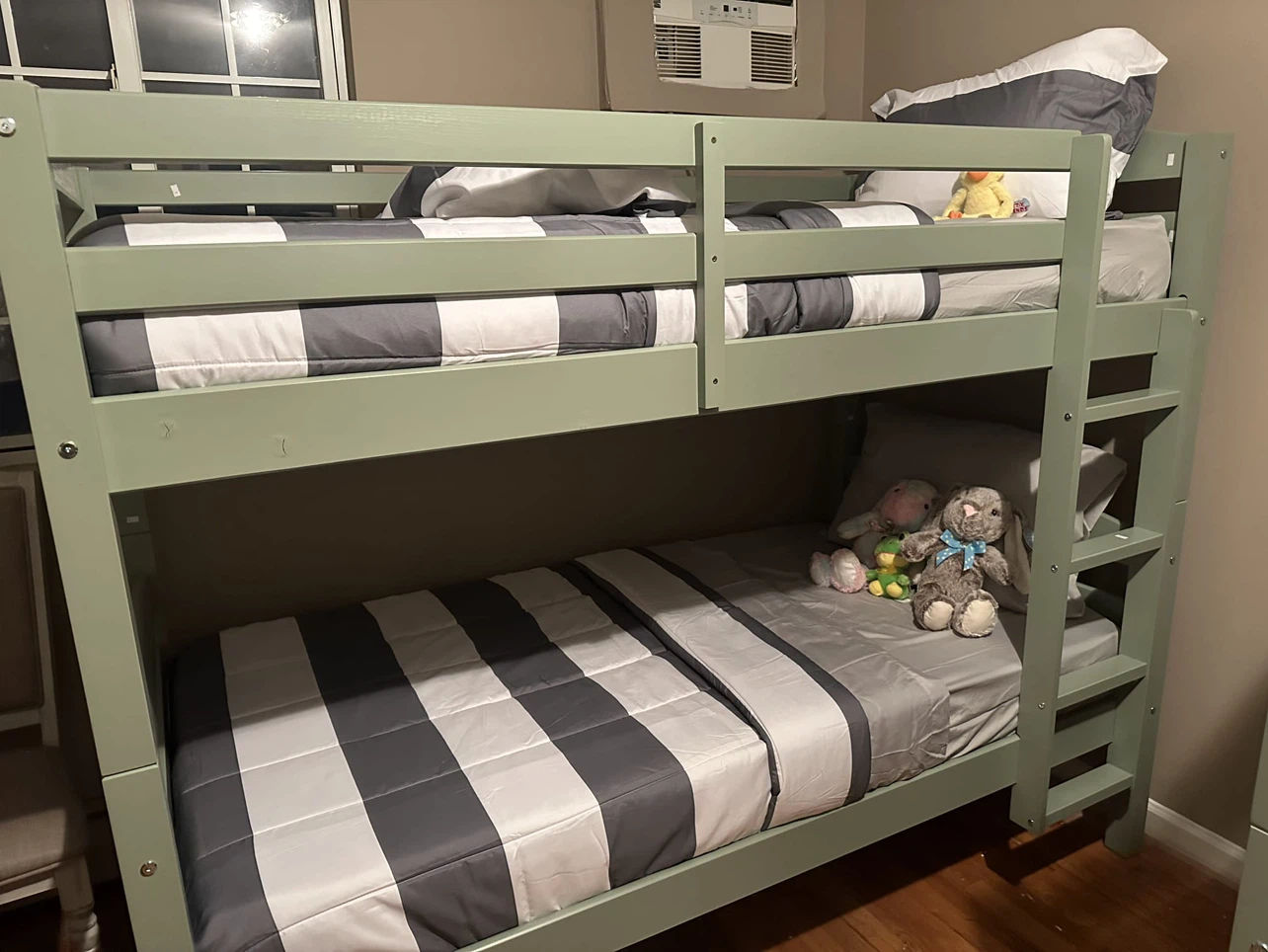 Bunkbed twins XL with mattress included - photo 2