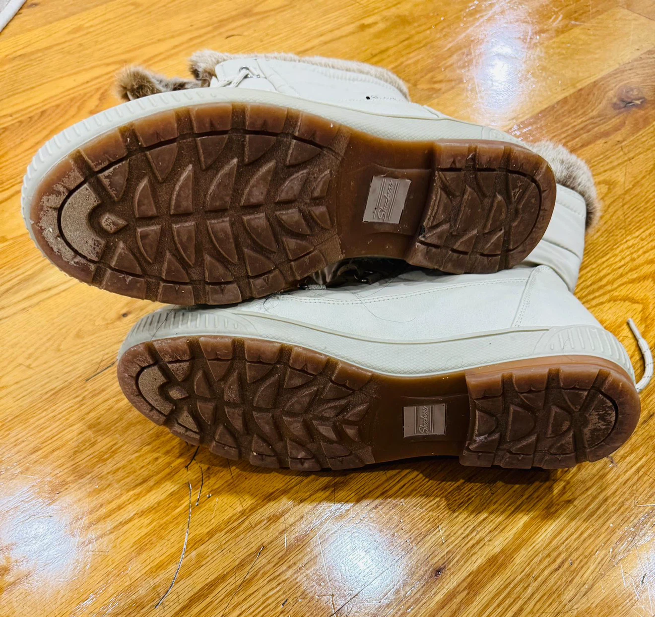 Skechers white winter boots with faux fur trim - photo 5