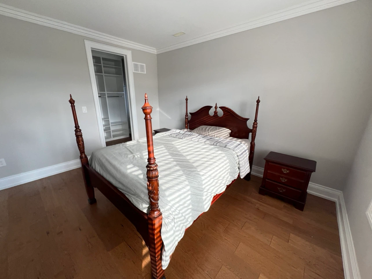 Antique wooden Queen bed frame with box - photo 2