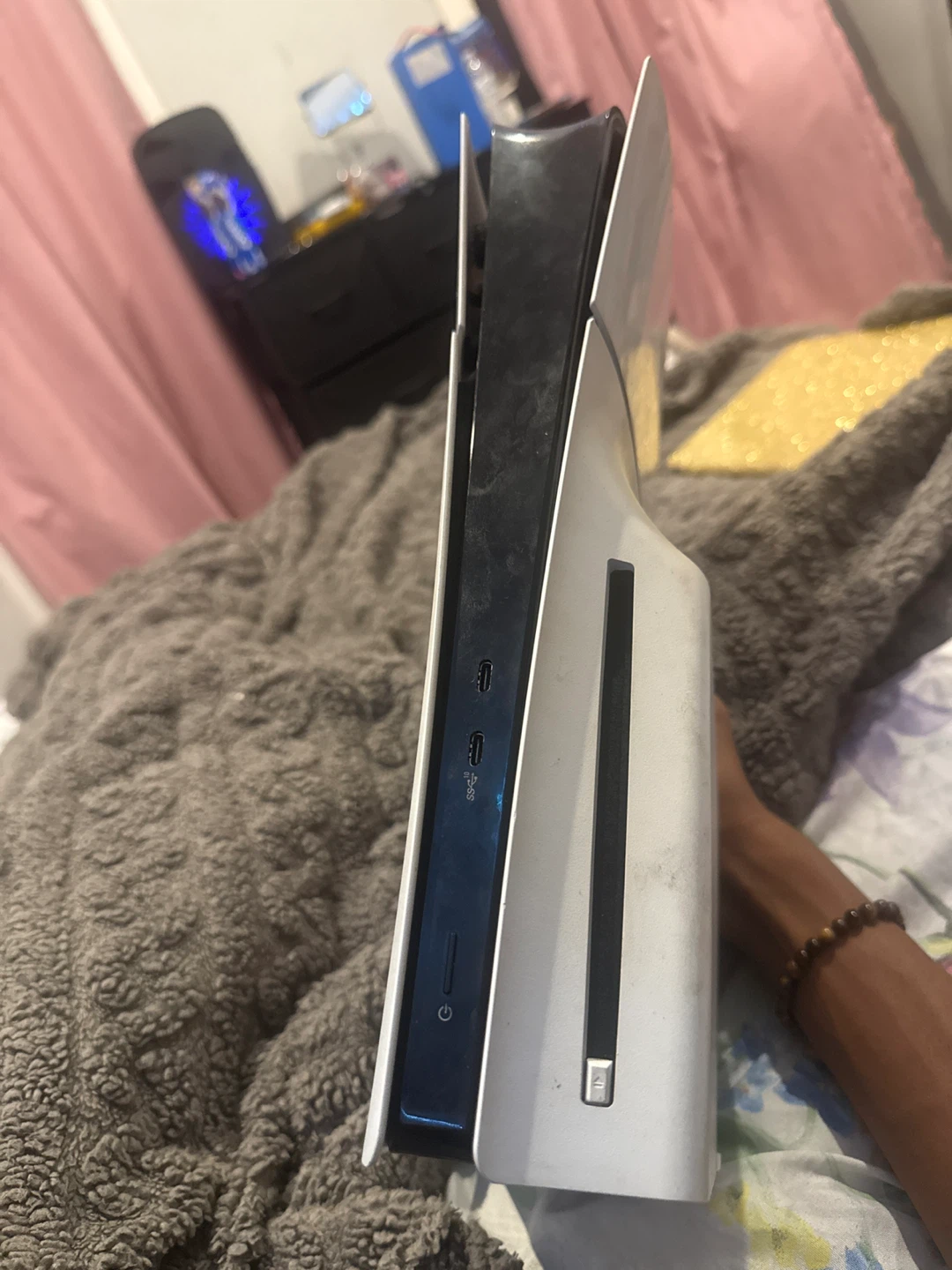 NO CONTROLLER  HDMI PORT HAS TO BE REPLACED