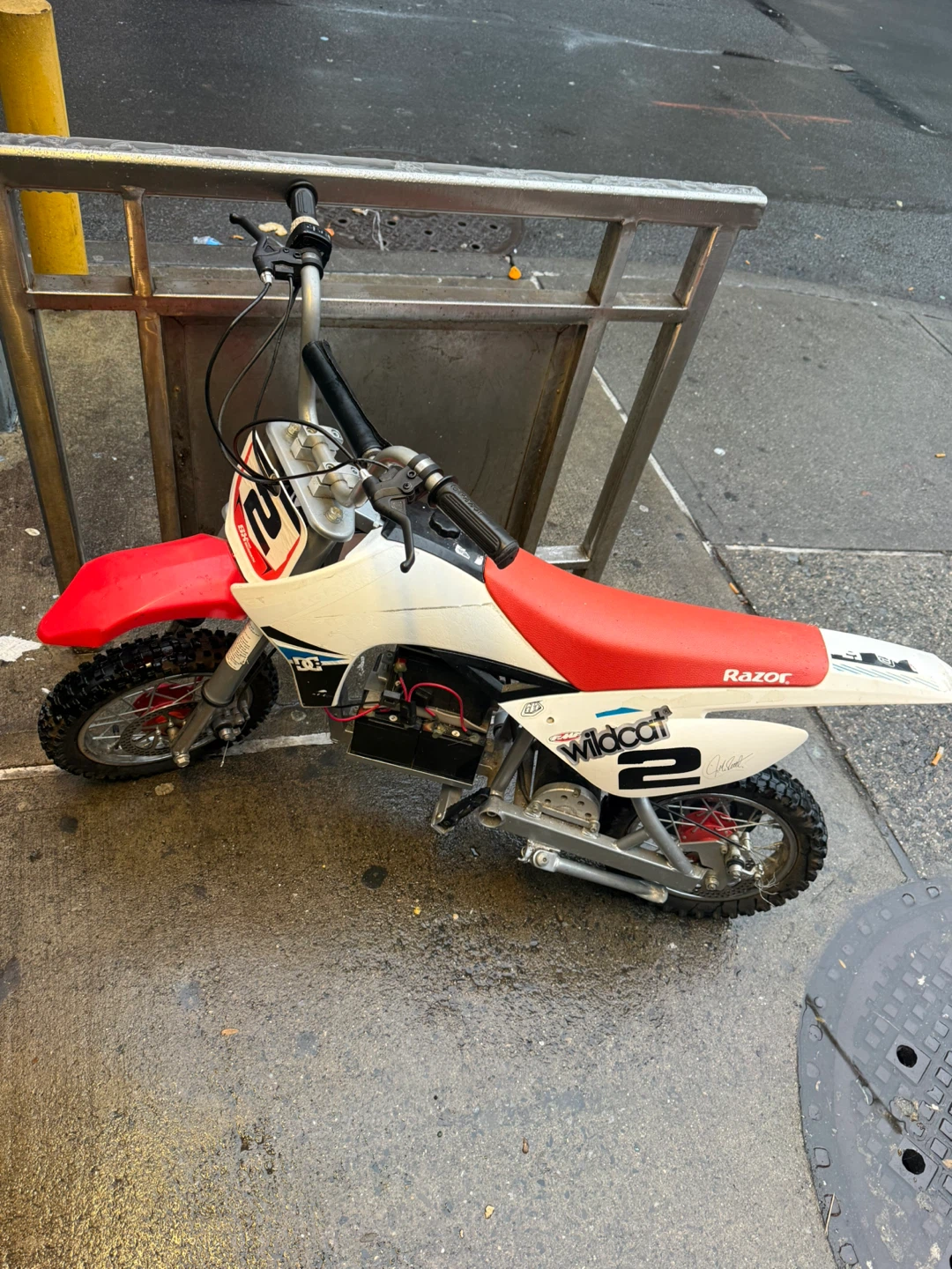 Razor MX500 Dirt Rocket Electric Motocross Bike - photo 2