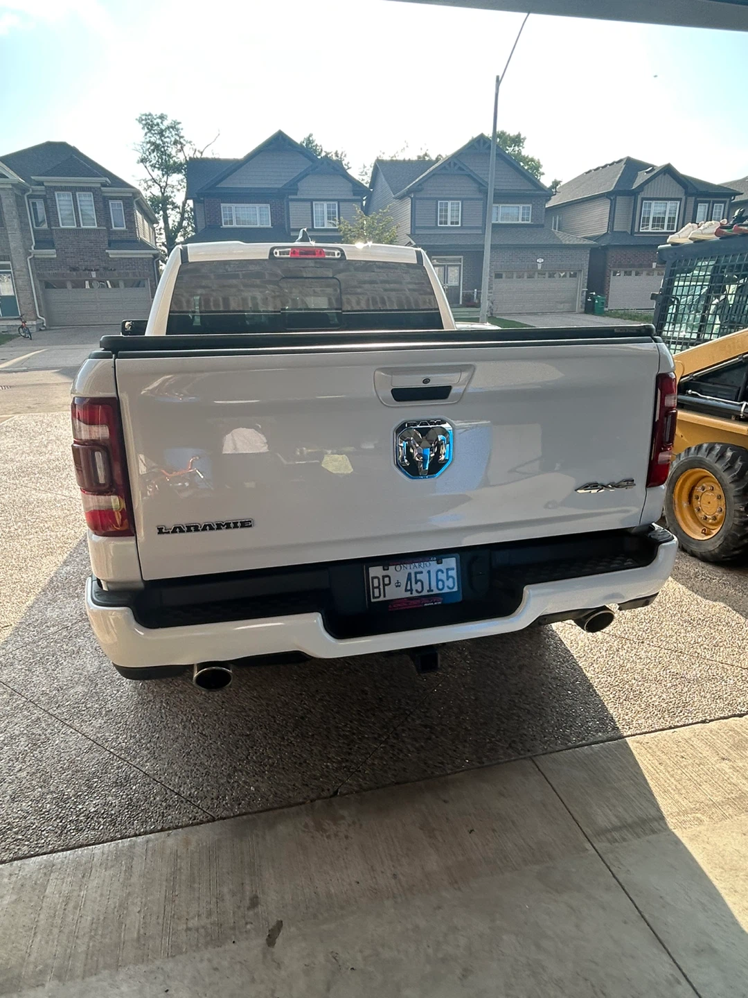 White Ram 1500 Laramie Truck - photo 3