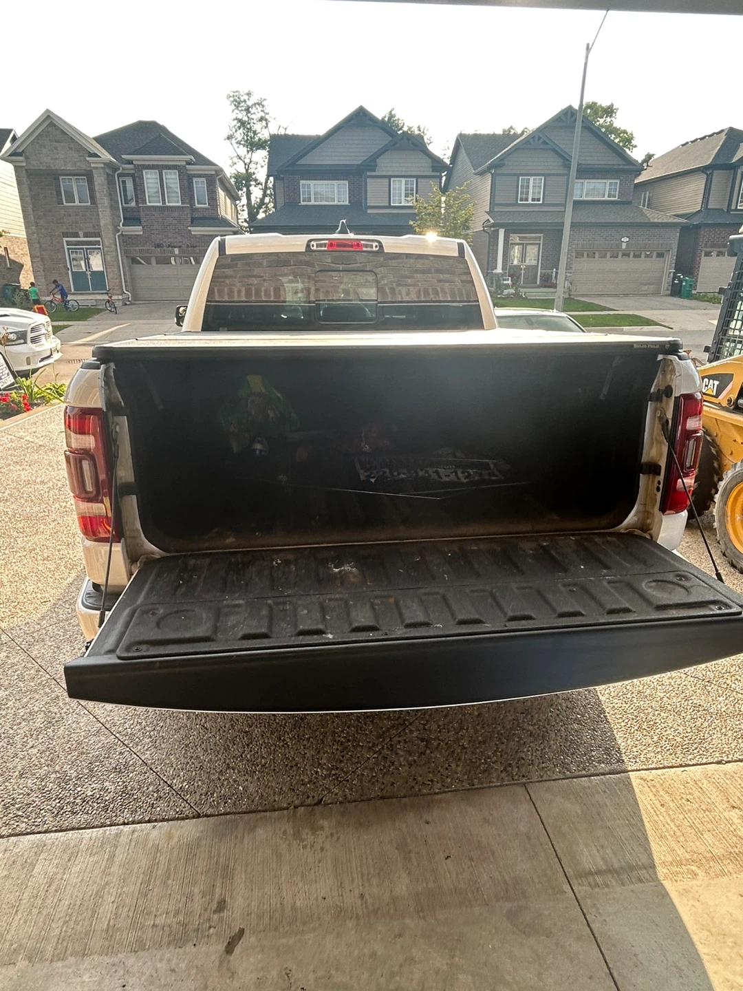 White Ram 1500 Laramie Truck - photo 4