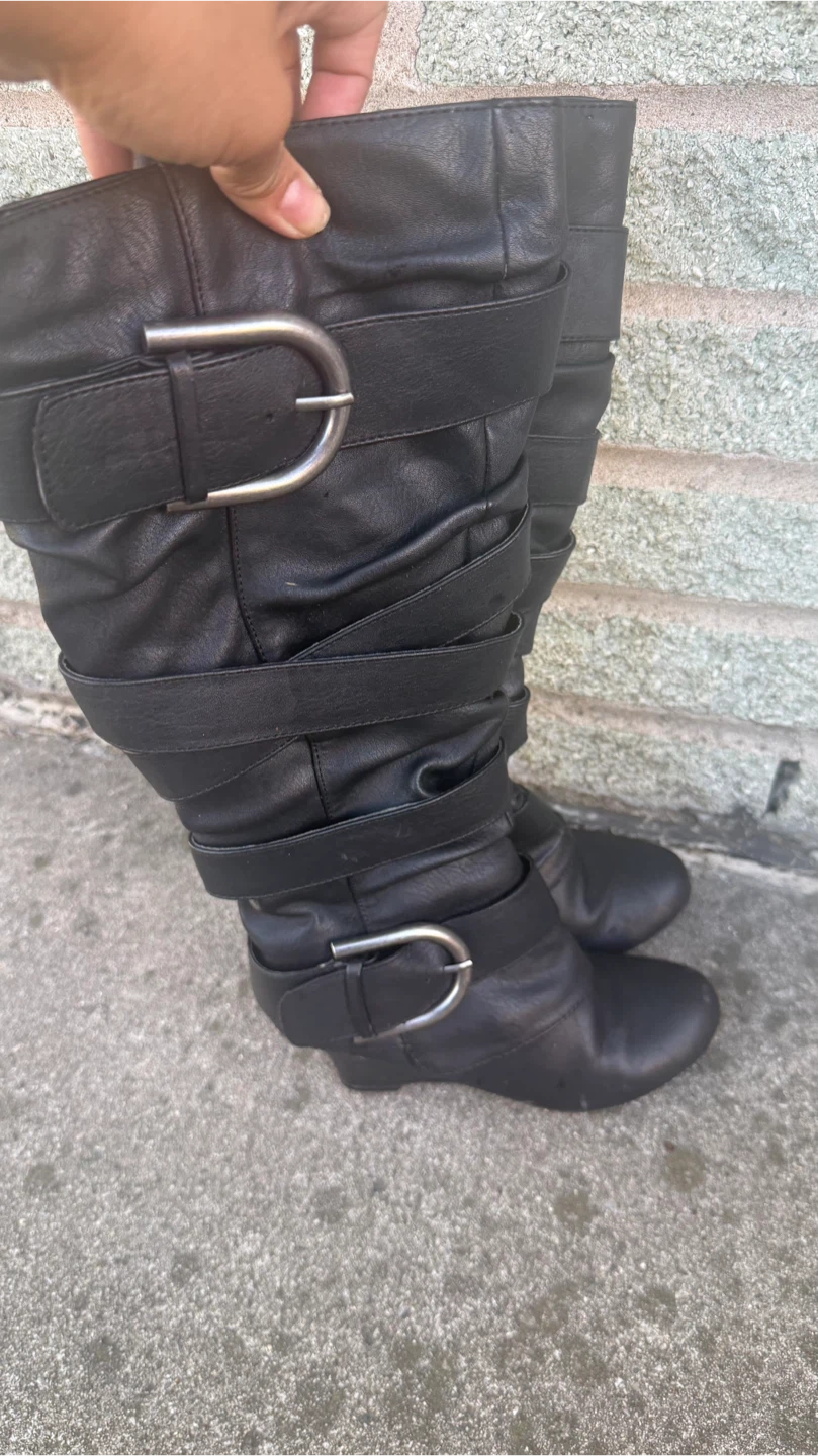 Black Buckle Detail Knee-High Boots - photo 2