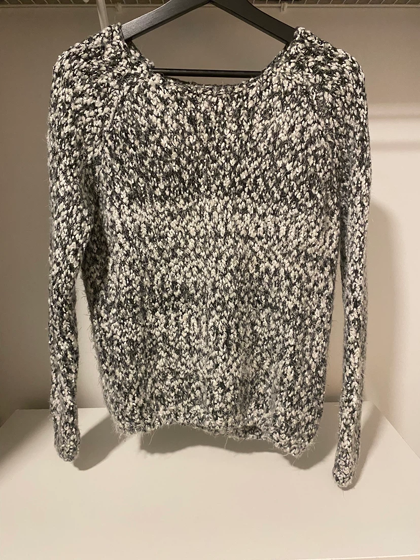 Black and white chunky knit sweater