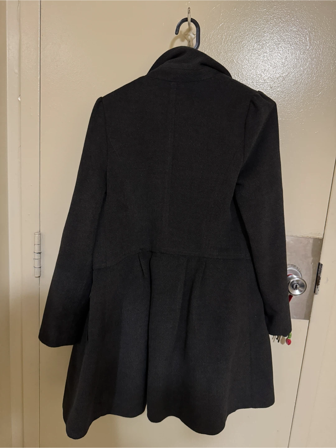 black coat - photo 3