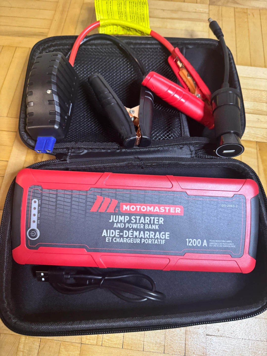 Jumpstarter and power bank - photo 2