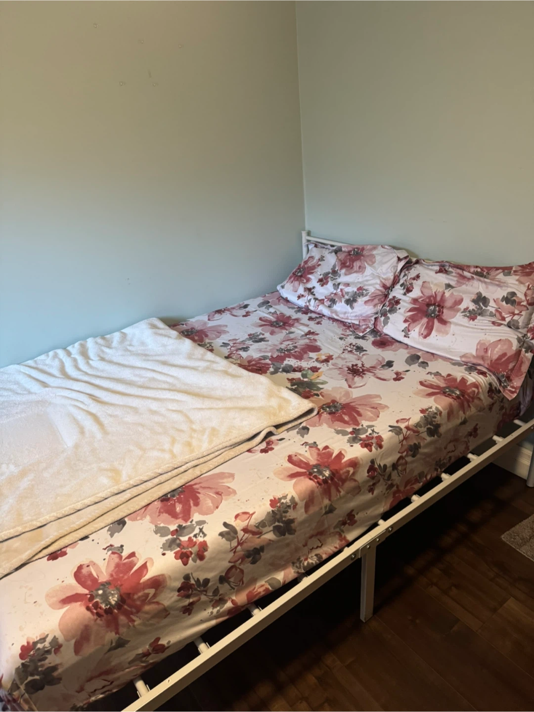 White metal bed frame and memory foam mattress - photo 2
