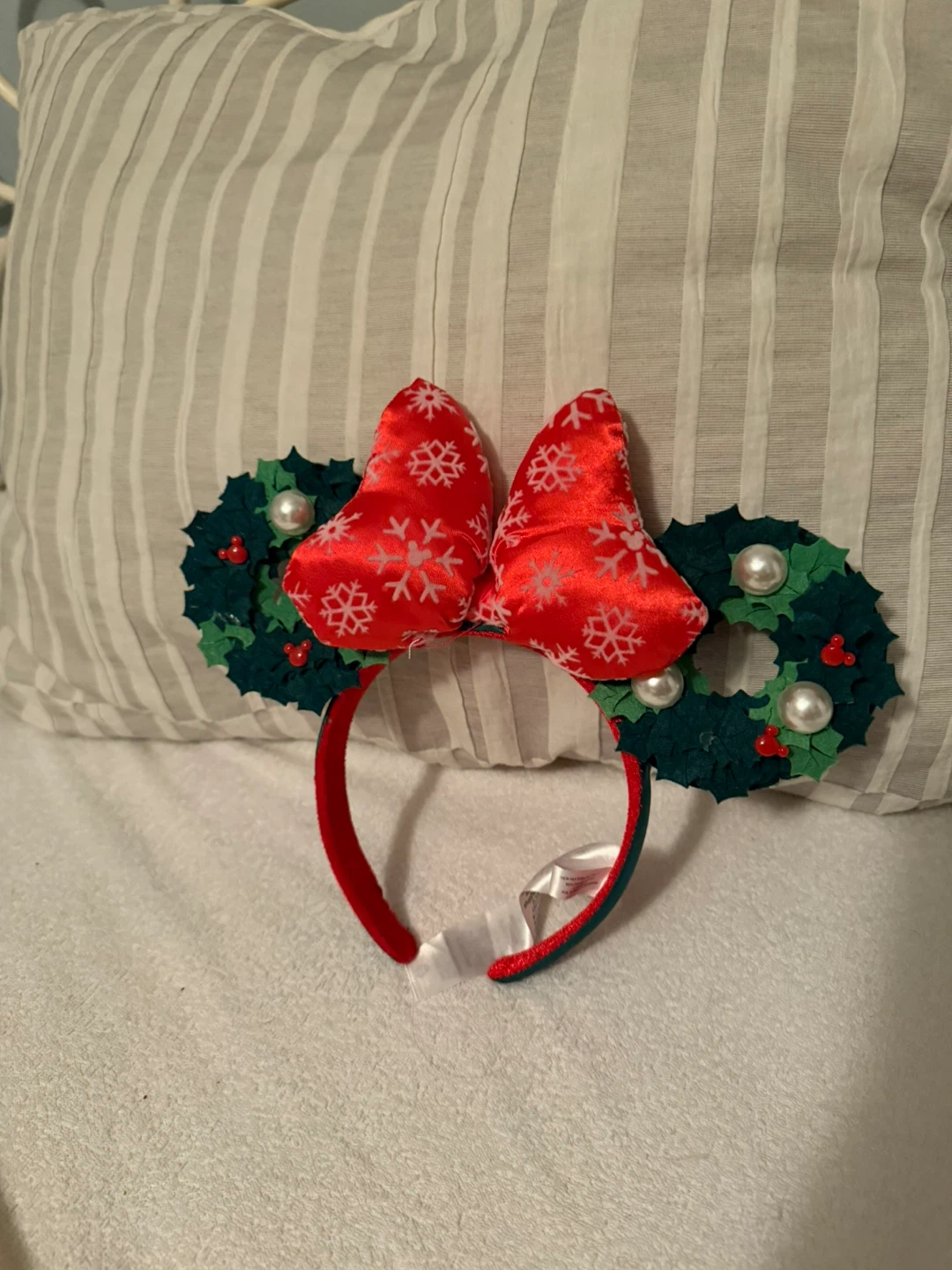 Disney wreath ears silver part falling off authentic adult