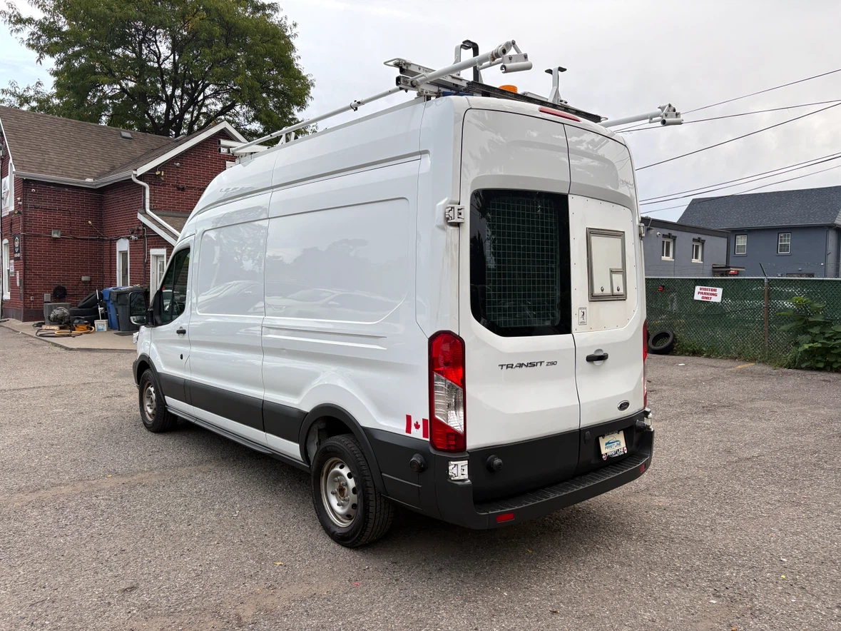 2017 Ford Transit Cargo Van T-250 - photo 2