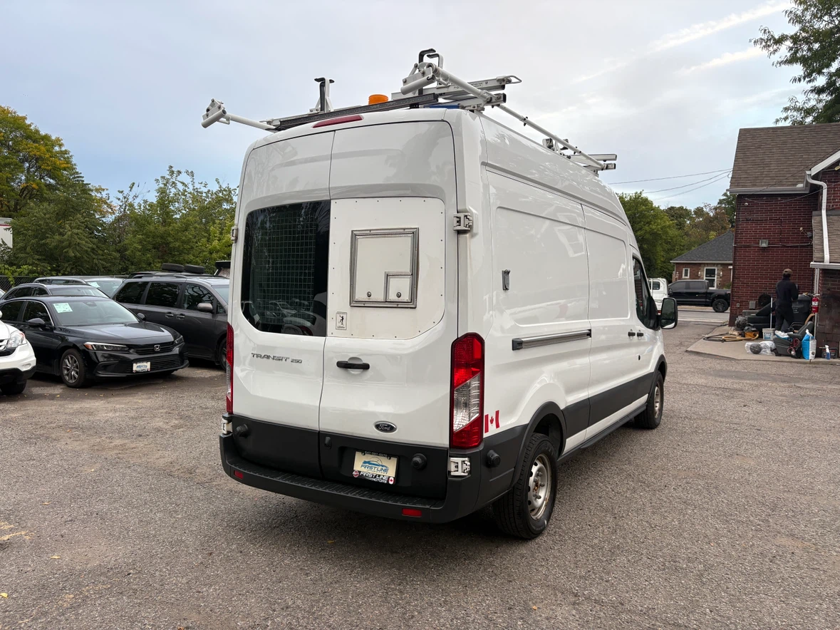 2017 Ford Transit Cargo Van T-250 - photo 3