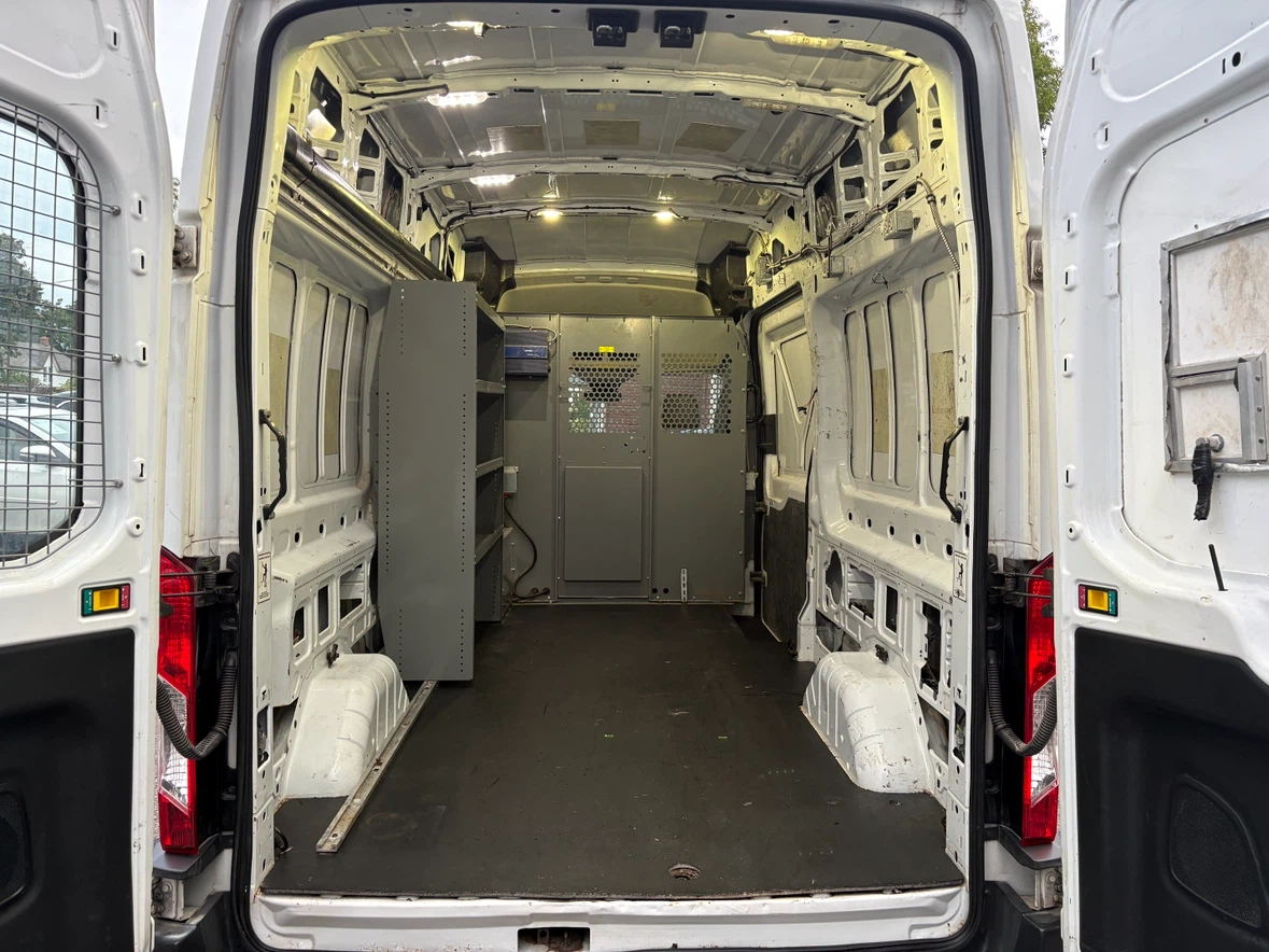 2017 Ford Transit Cargo Van T-250 - photo 5