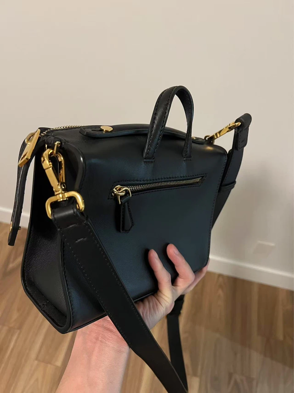 Fendi Roma Black Leather Crossbody Bag - photo 2
