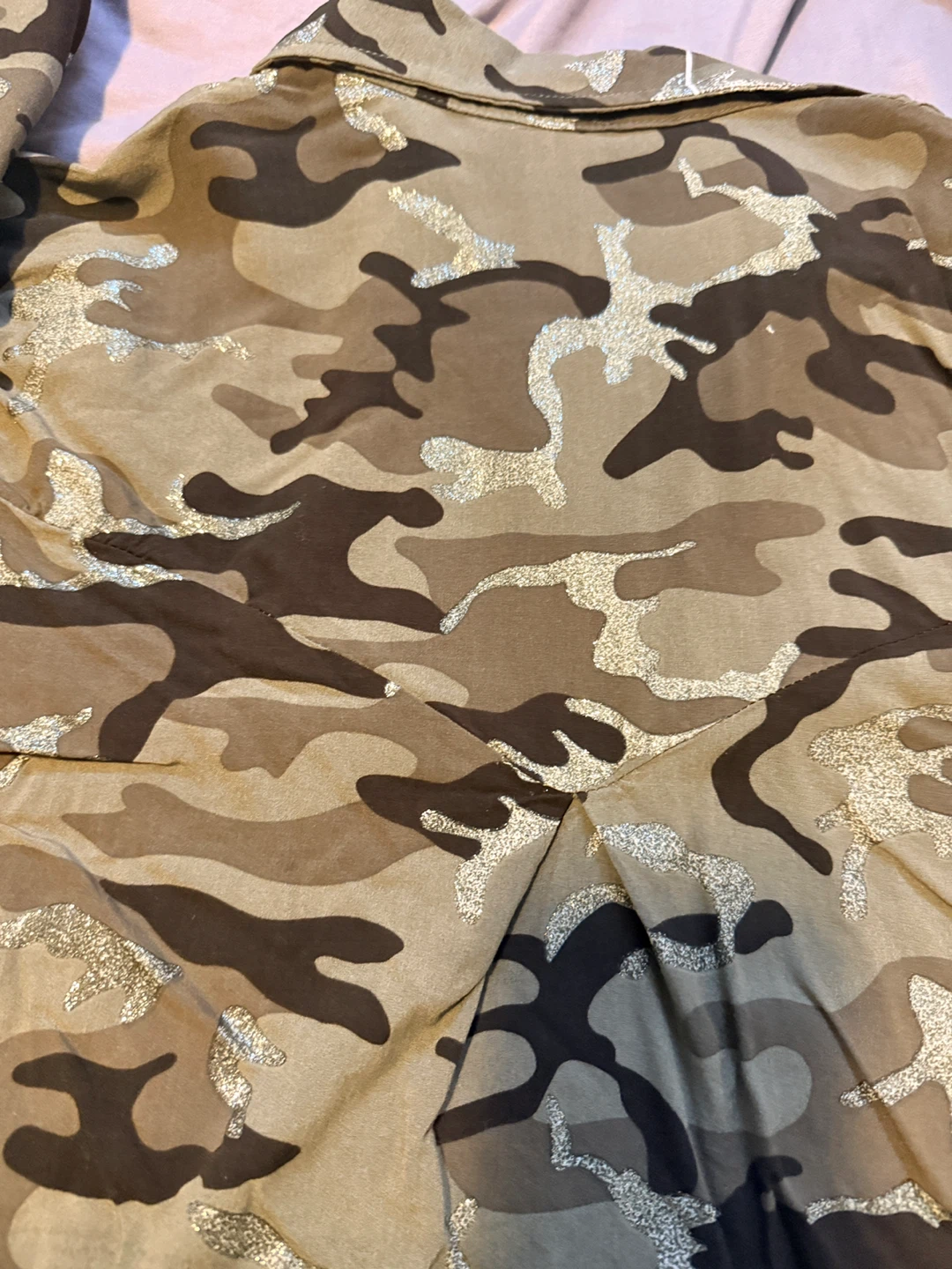 Camo Button-Down Shirt with Glitter Detail, brand new - photo 5