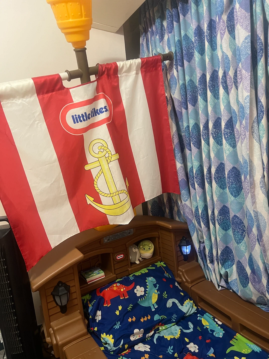 Little Tikes Pirate Ship Toddler Bed - photo 2