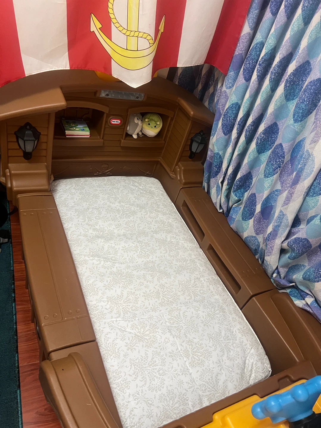 Little Tikes Pirate Ship Toddler Bed - photo 3