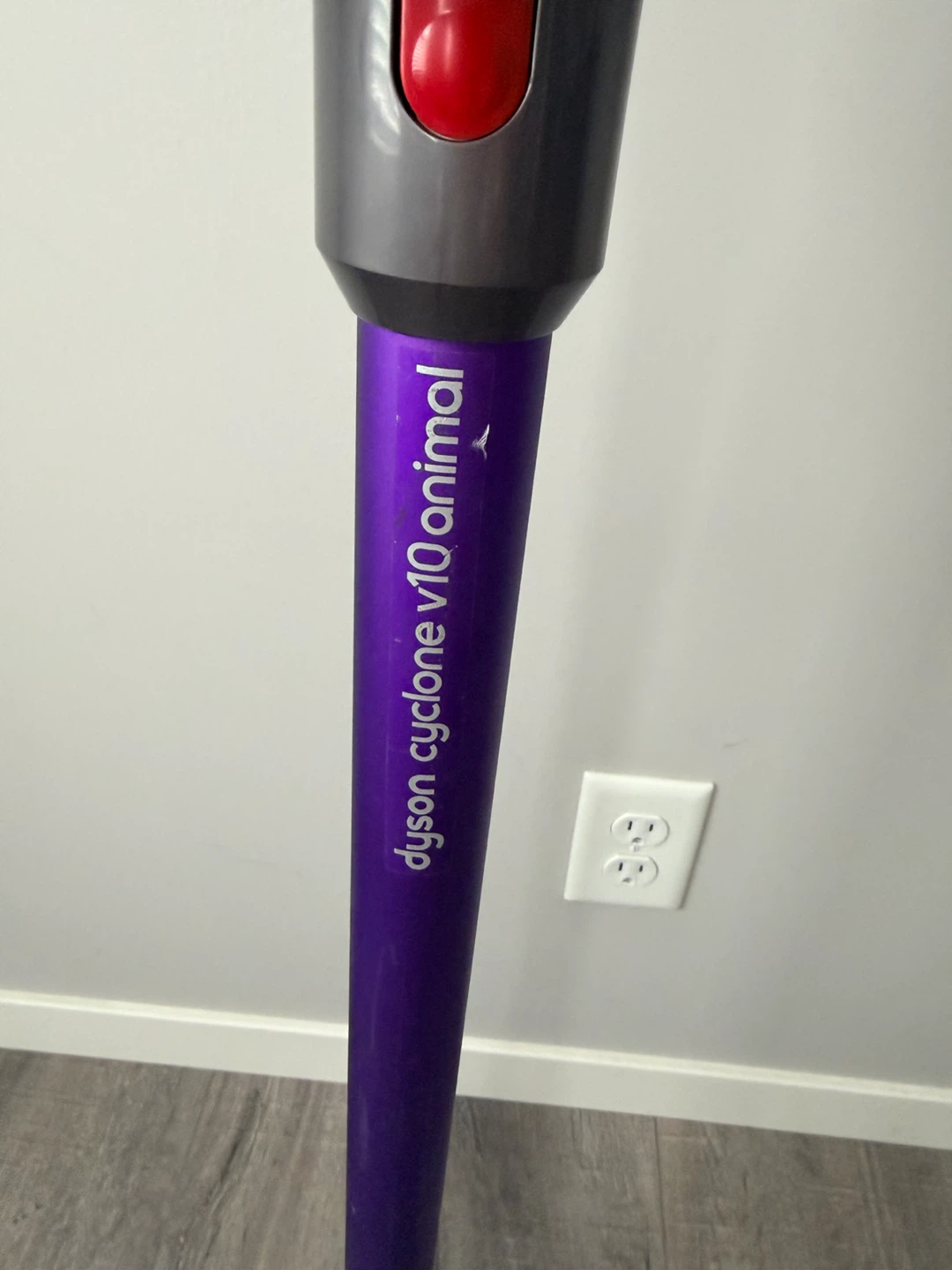 Dyson Cyclone V10 Animal Cordless Vacuum - photo 2
