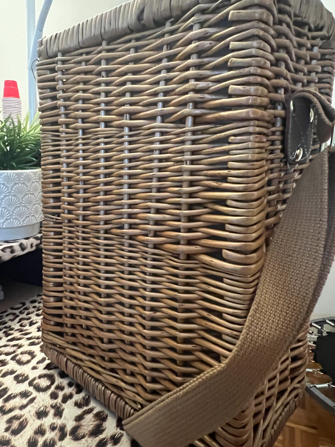Wicker Picnic Basket with Accessories - photo 5