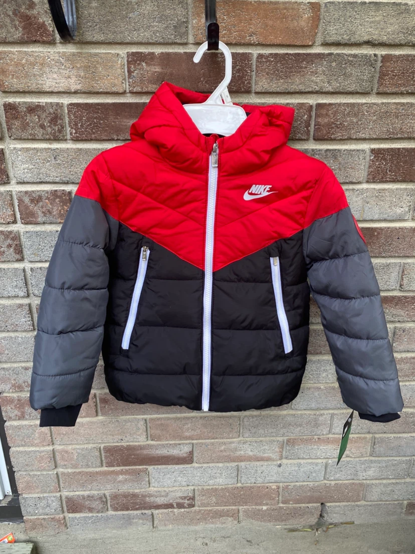 Nike Puffer Jacket Kids size 6 Boy