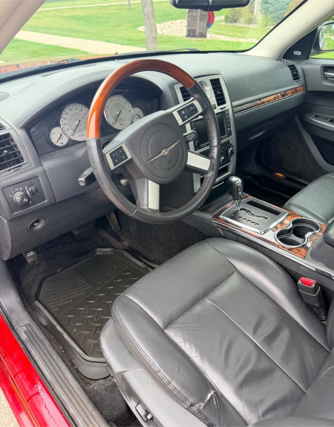 Chrysler 300 - photo 2