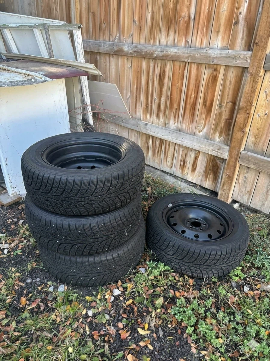 Winter tires 225/55R16 *with rims*
