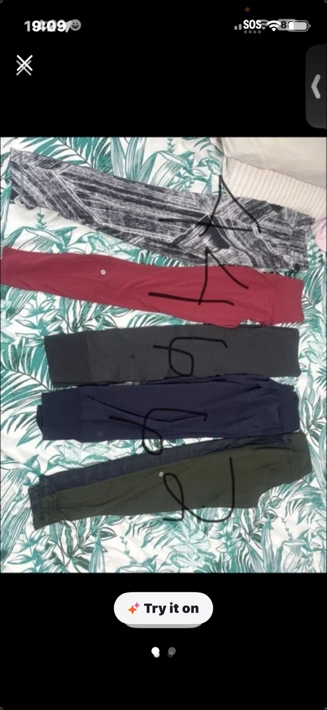 5 pairs of Lululemon leggings