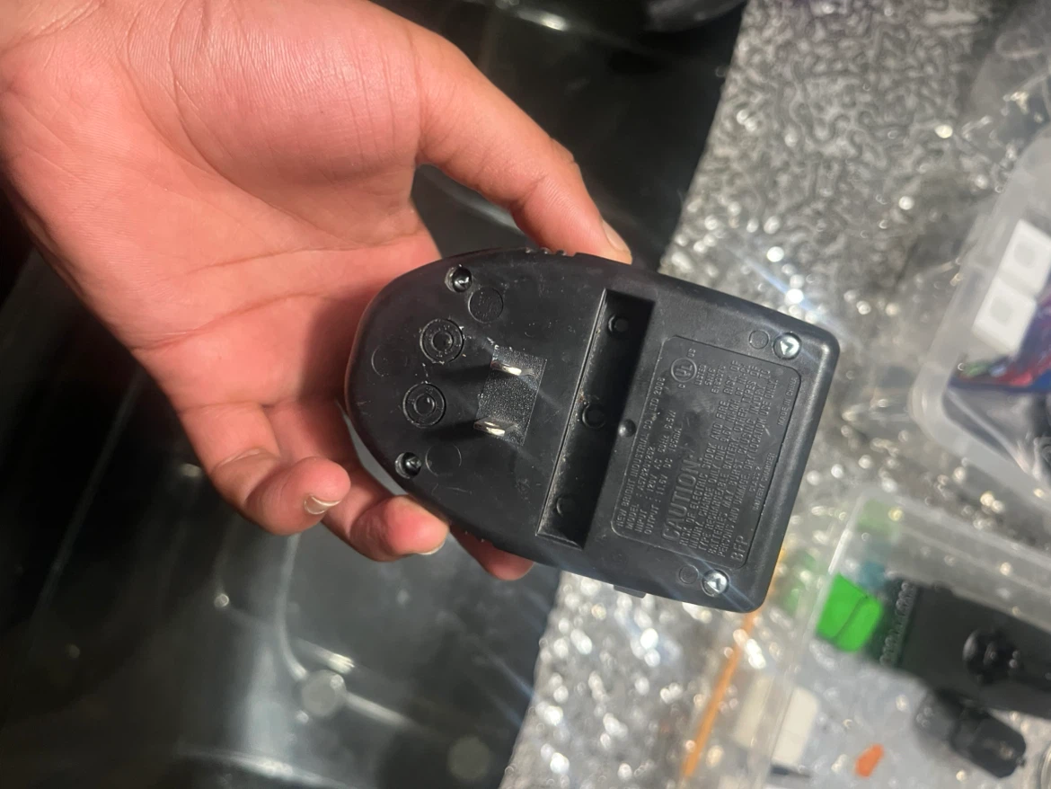 New Bright 9.6V R/C Battery Charger - photo 3
