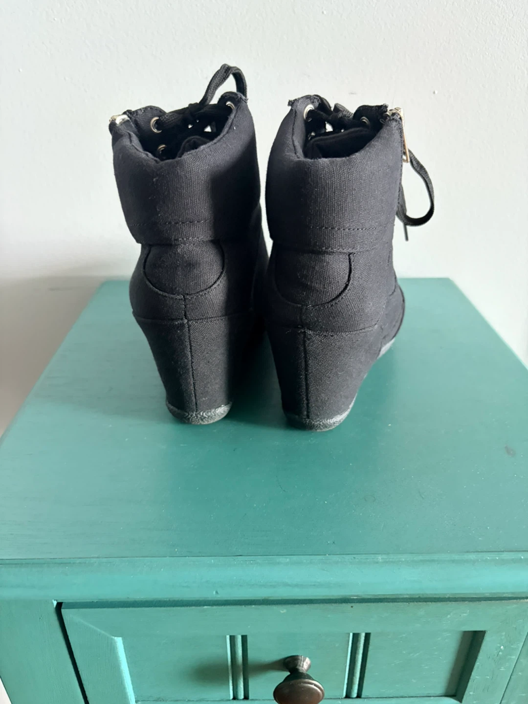 Black canvas wedge sneakers sz 7 - photo 4