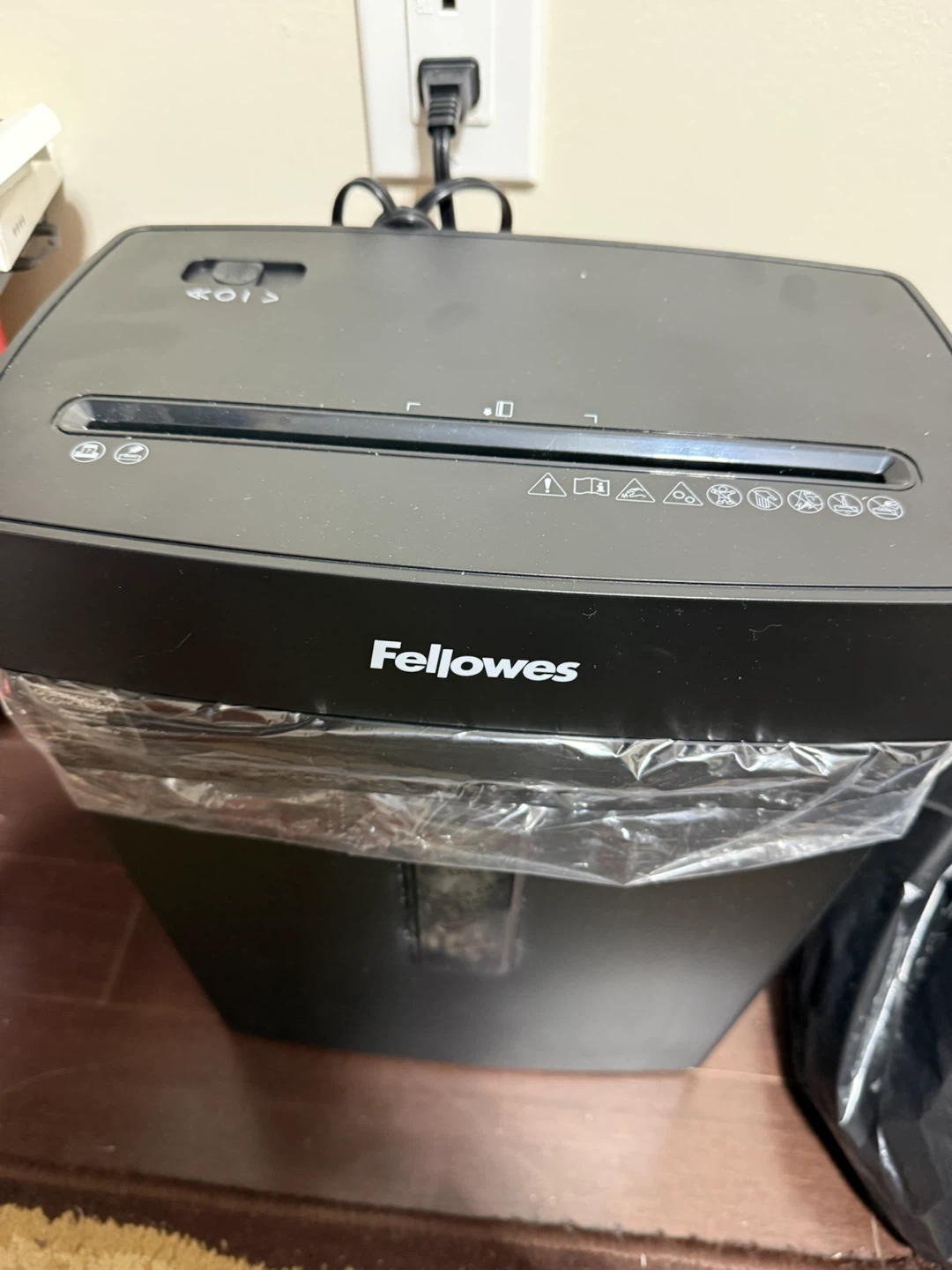 Fellowes Cross-Cut Shredder - photo 4