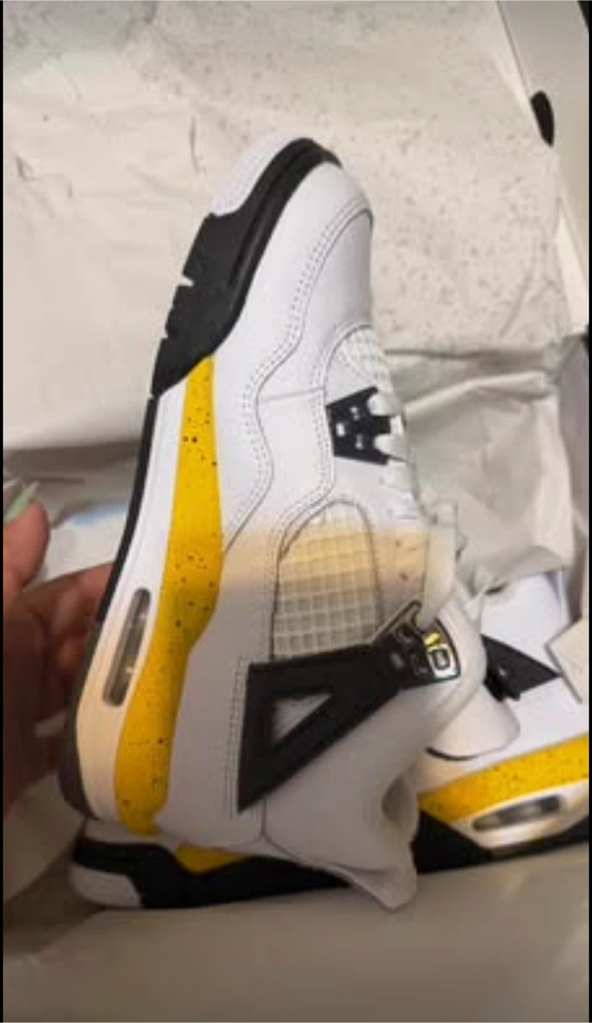 Air Jordan 4 Retro White Lightning – Brand New – Size 4Y - photo 3