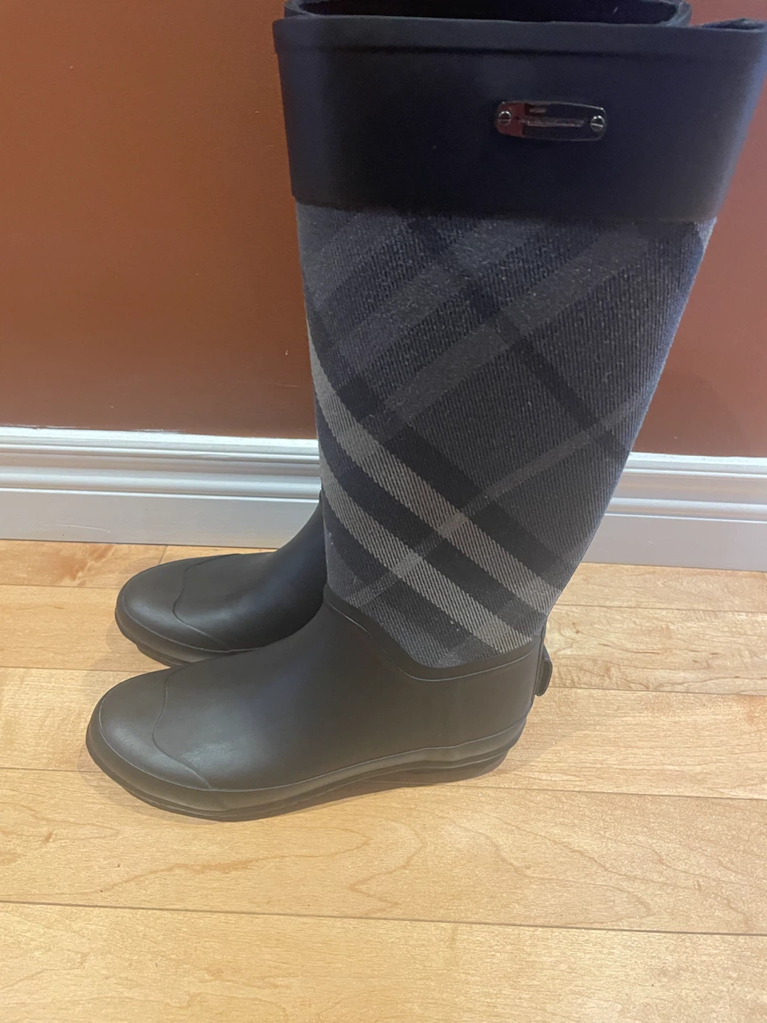 Burberry Black Plaid Rain Boots - photo 2