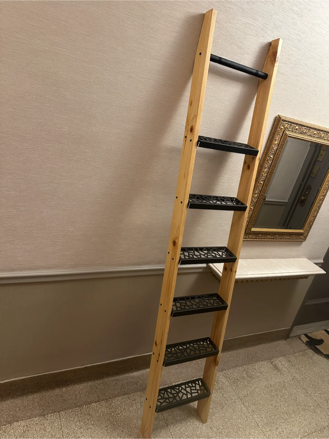 6-Tier Leaning Ladder Shelf - Pine Wood + Black Metal