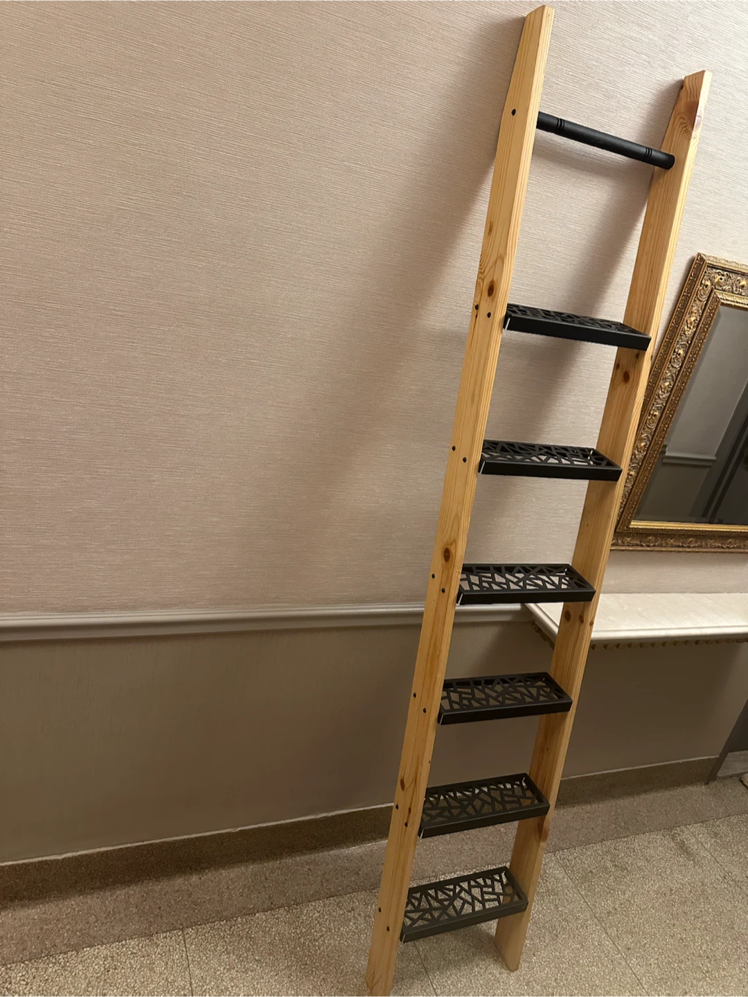 6-Tier Leaning Ladder Shelf - Pine Wood + Black Metal - photo 2