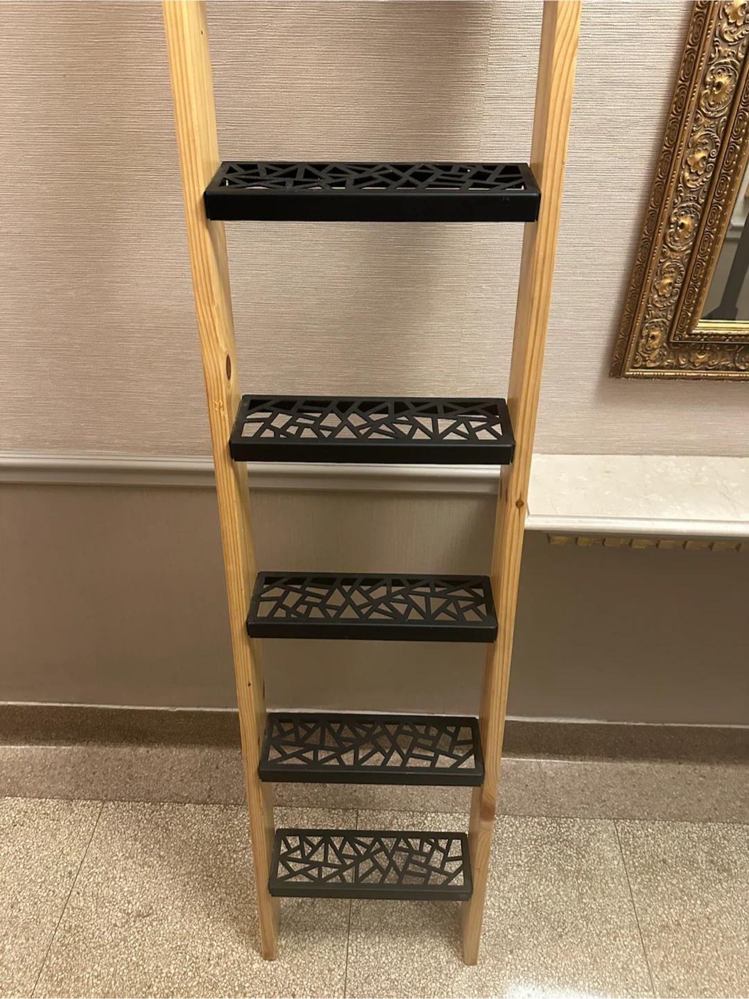 6-Tier Leaning Ladder Shelf - Pine Wood + Black Metal - photo 4