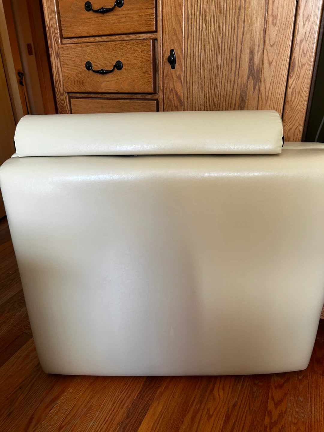 Massage table . With heat