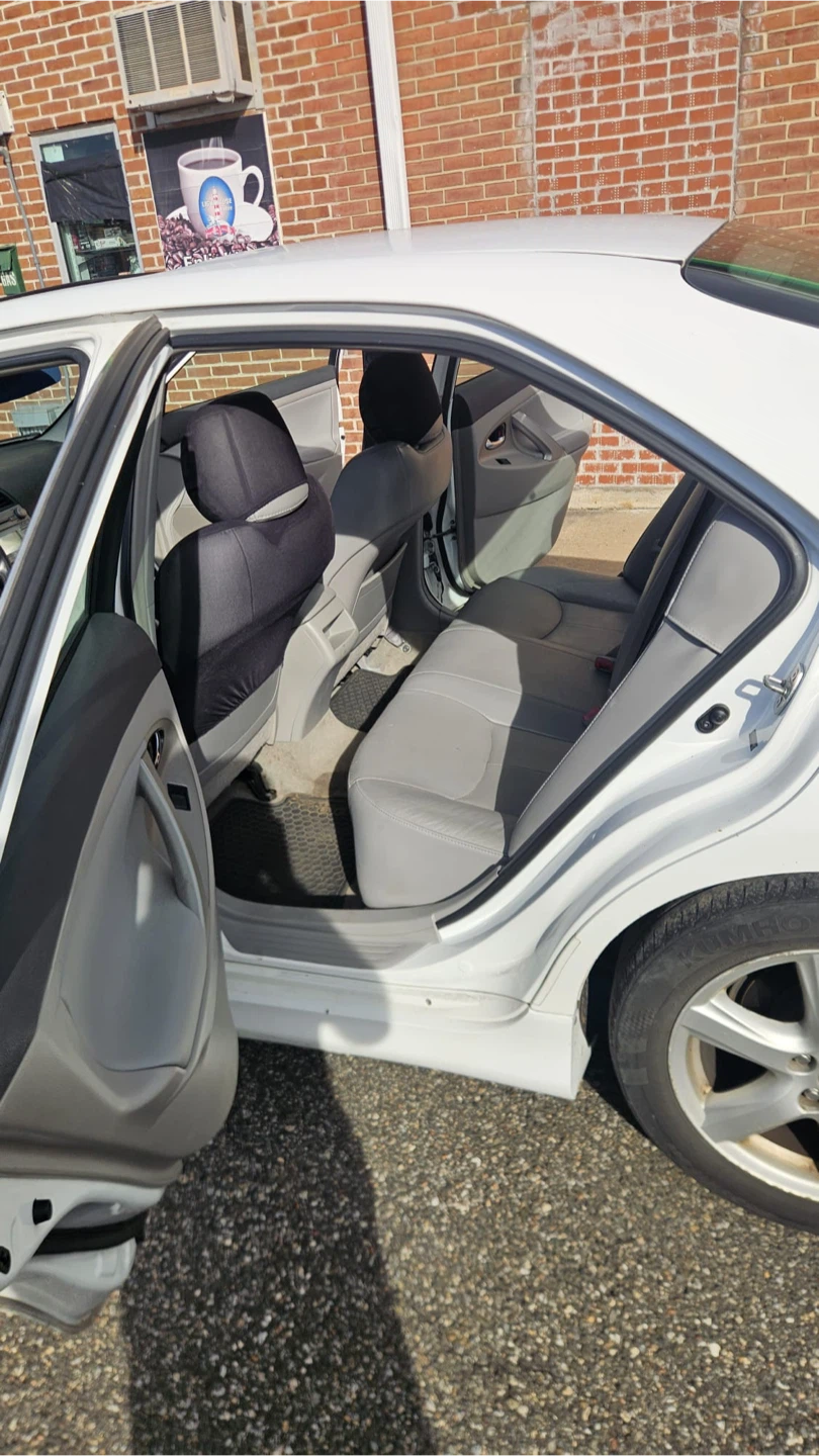 White Toyota Camry - photo 3
