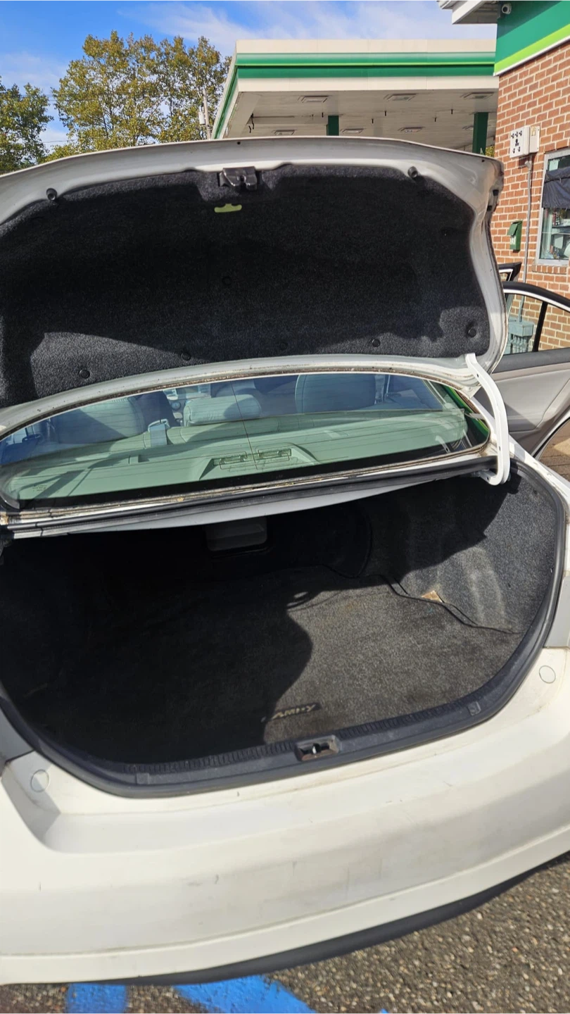 White Toyota Camry - photo 4