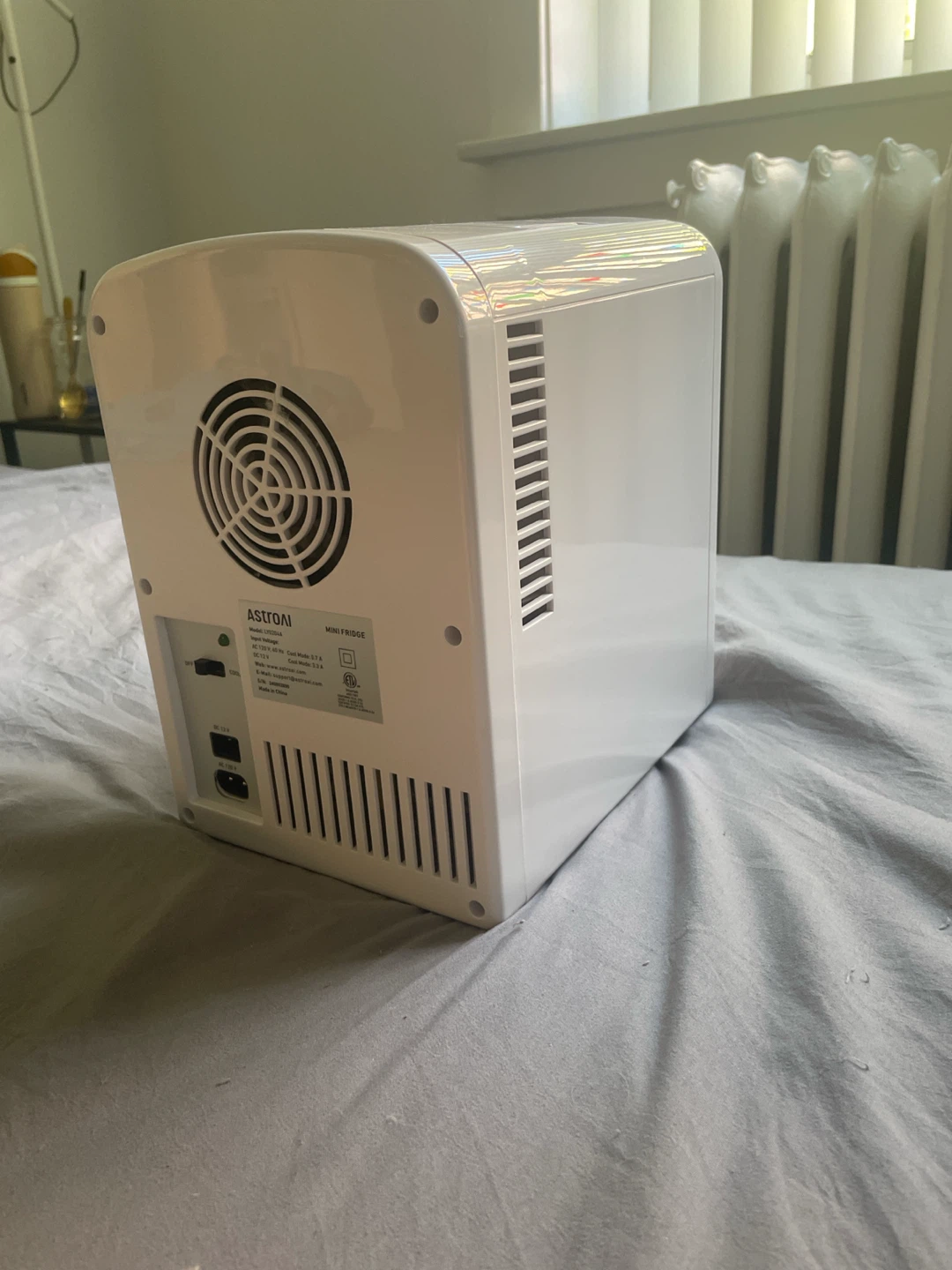 AstroAI Mini Fridge Model LY0204A - photo 2