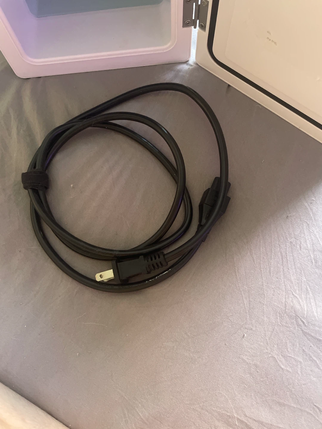 AstroAI Mini Fridge Model LY0204A - photo 4