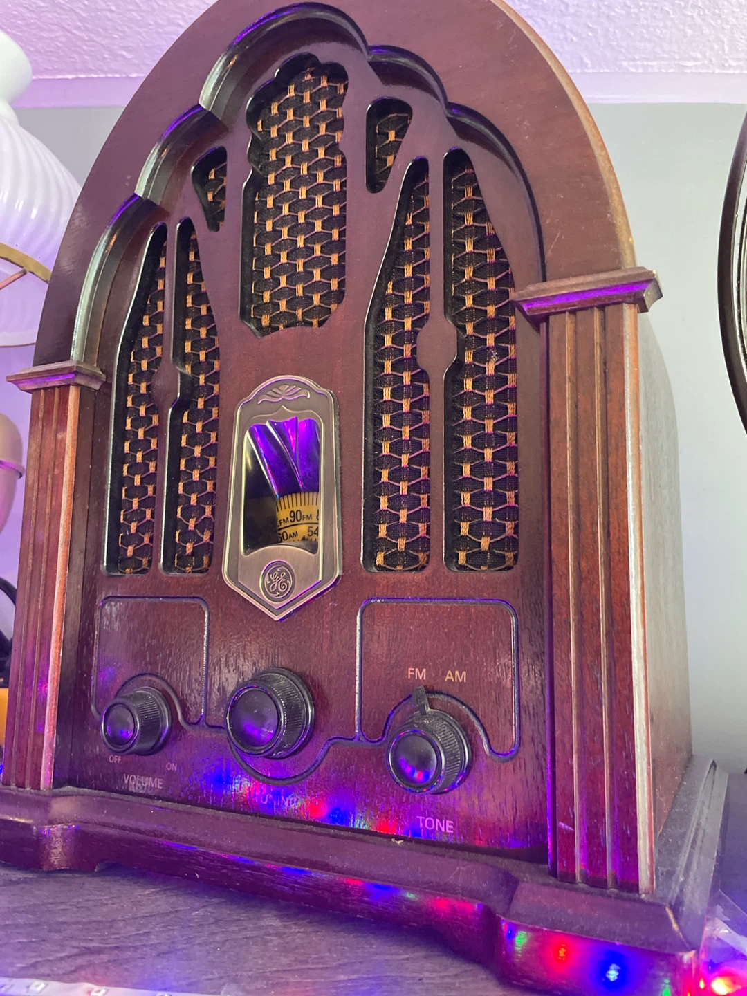 GE Vintage Style AM/FM Tabletop Radio