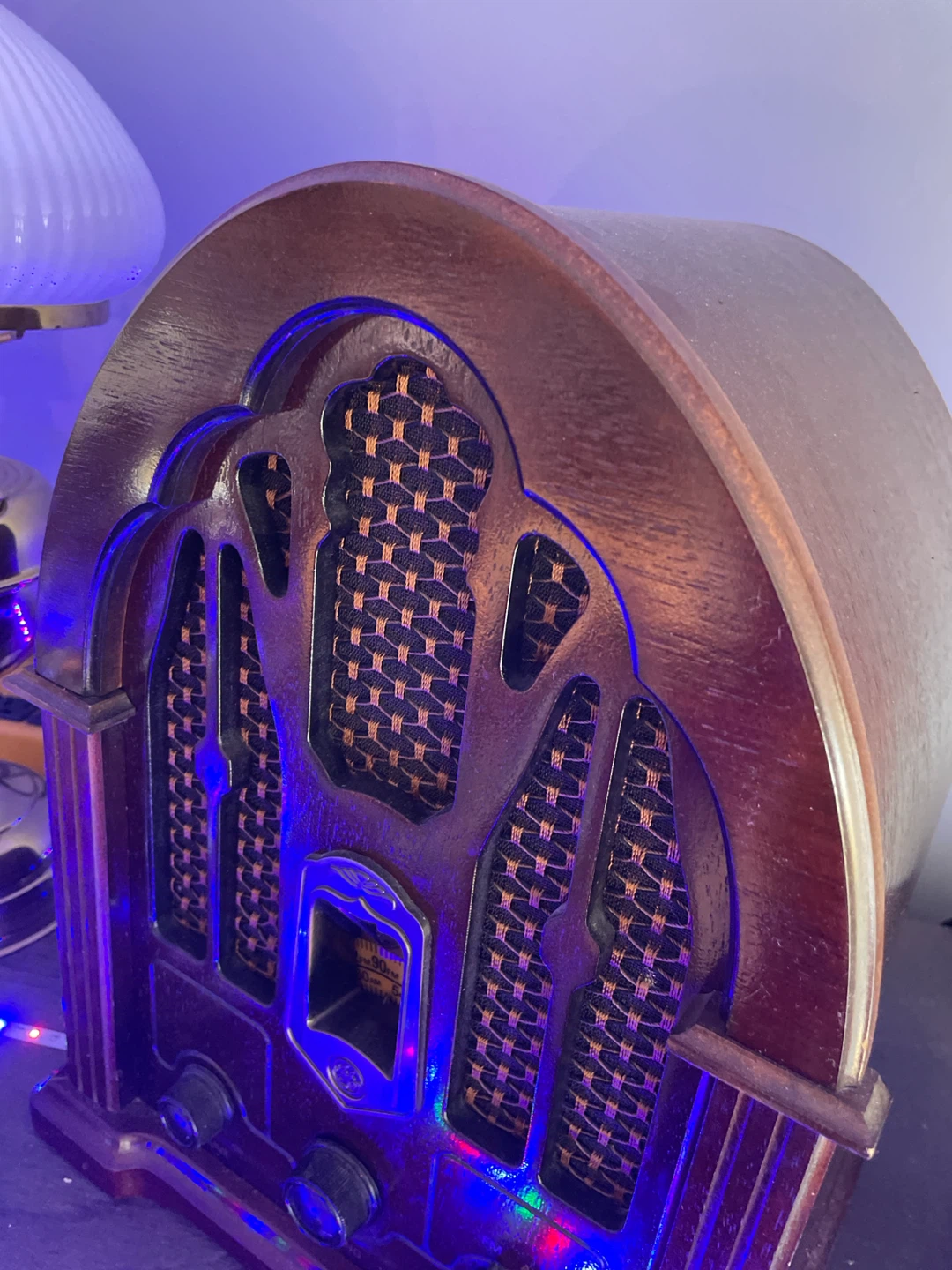 GE Vintage Style AM/FM Tabletop Radio - photo 3