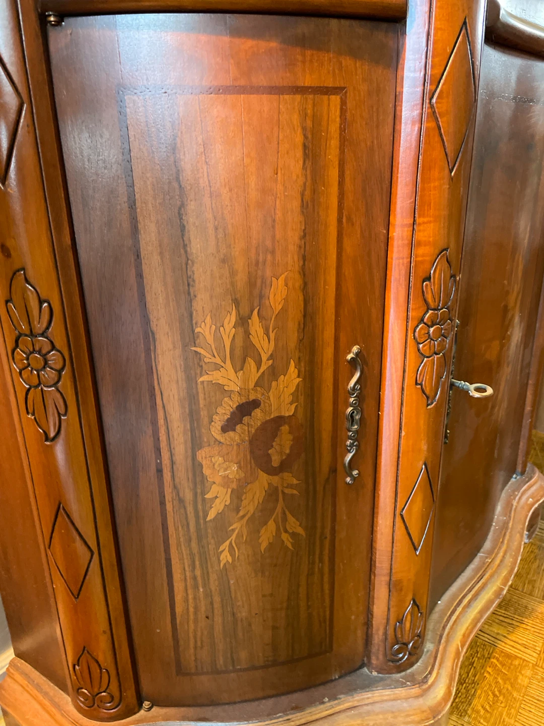 Vintage Wooden Cabinet with Floral Inlay - photo 4