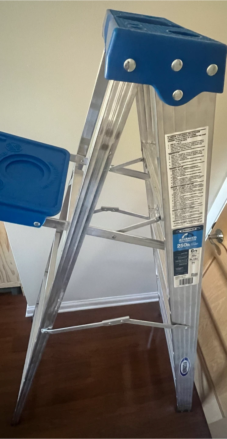 Werner 6ft Aluminum Step Ladder - photo 2
