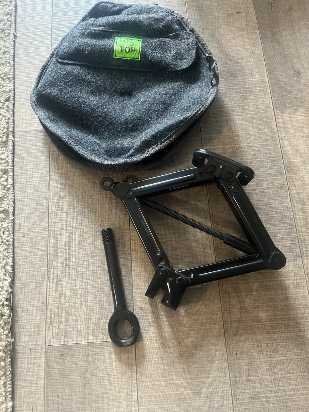 Automotive Scissor Jack with Tow Hook and Case - photo 4