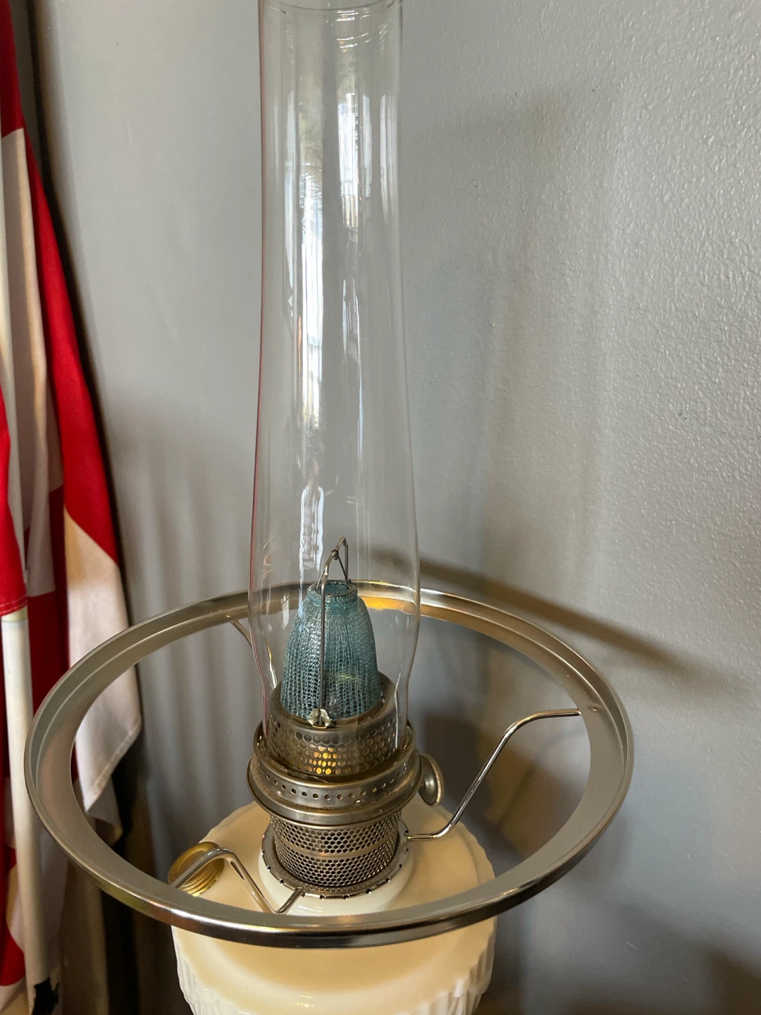 Vintage Style Aladdin Oil Lamp - photo 2