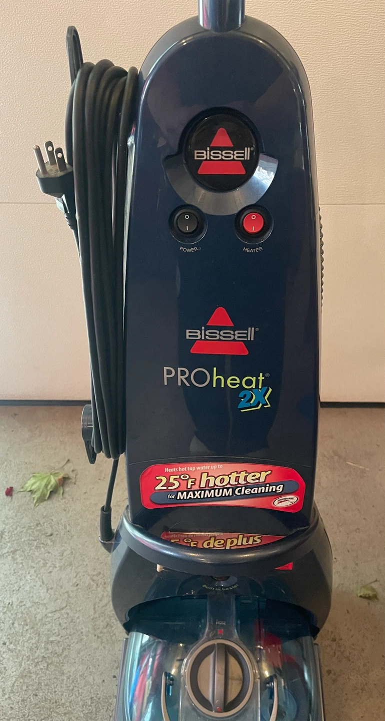 Bissell Carpet Cleaner - photo 2