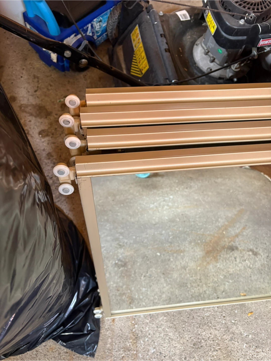 Mirror sliding doors 2 sets - photo 2