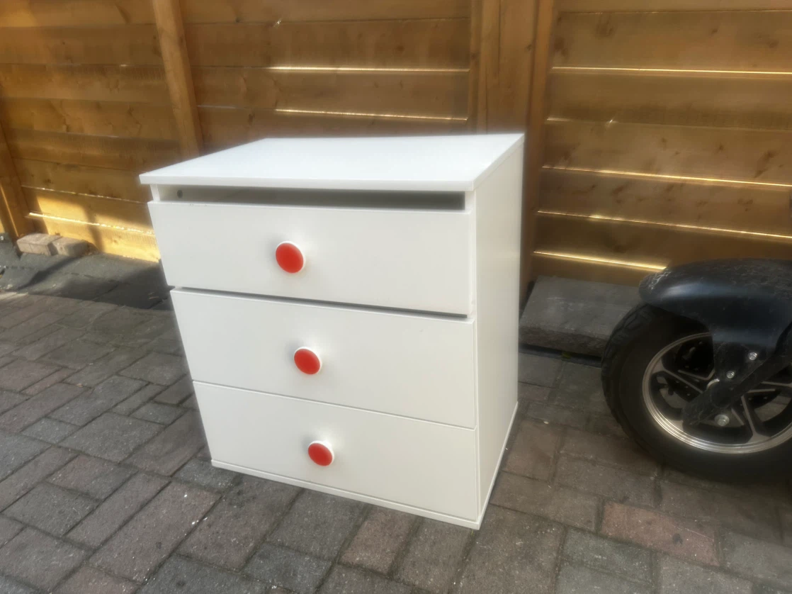 White 3-Drawer Chest / Dresser - photo 2
