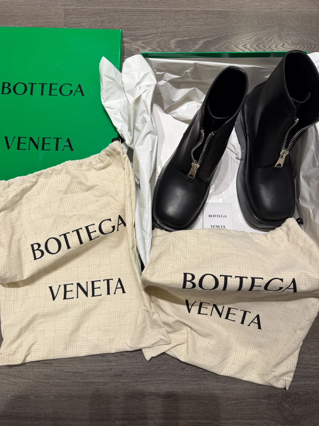 Bottega Veneta Zip Front Leather Ankle Boots size 40 Italy
