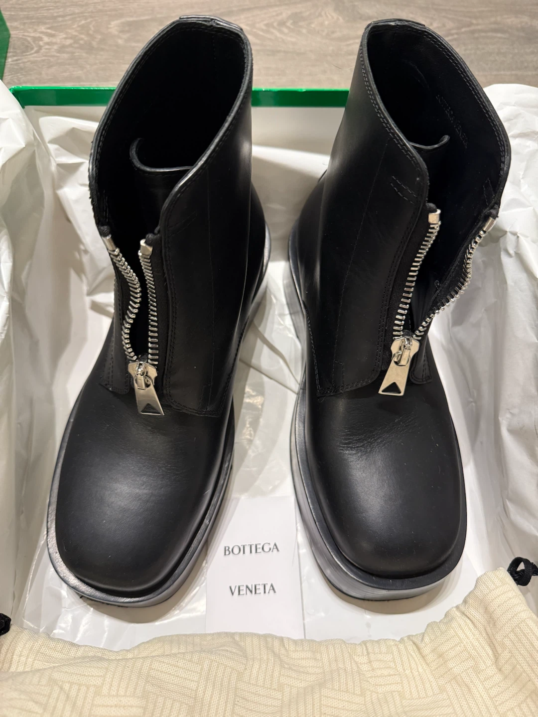 Bottega Veneta Zip Front Leather Ankle Boots size 40 Italy - photo 2